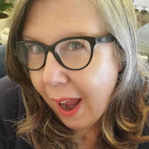 Meet your Posher, Viva